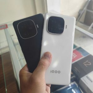Vivo Iqoo Z9 Tubor 12/256 Sẵn Bản Pin 6K Và 6K4